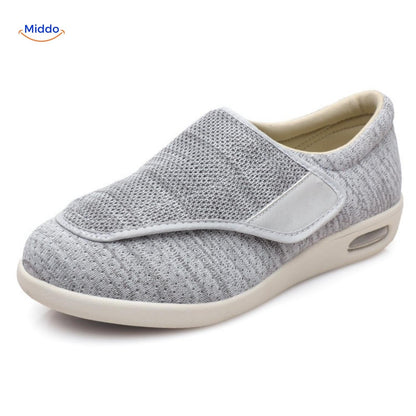 https://cdn.shopify.com/s/files/1/0617/1787/2862/files/Trendstep-donkere-schoen-met-streeptextuur-middo.nl.jpg?v=1751108465