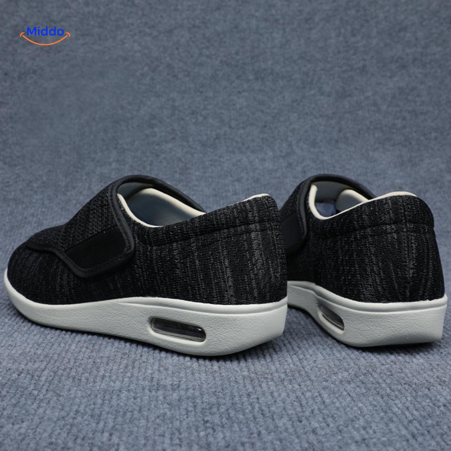 https://cdn.shopify.com/s/files/1/0617/1787/2862/files/Trendstep-schoenen-zwart-met-klittenbandsluiting-achterkant-aanzicht-middo.nl.jpg?v=1758090394